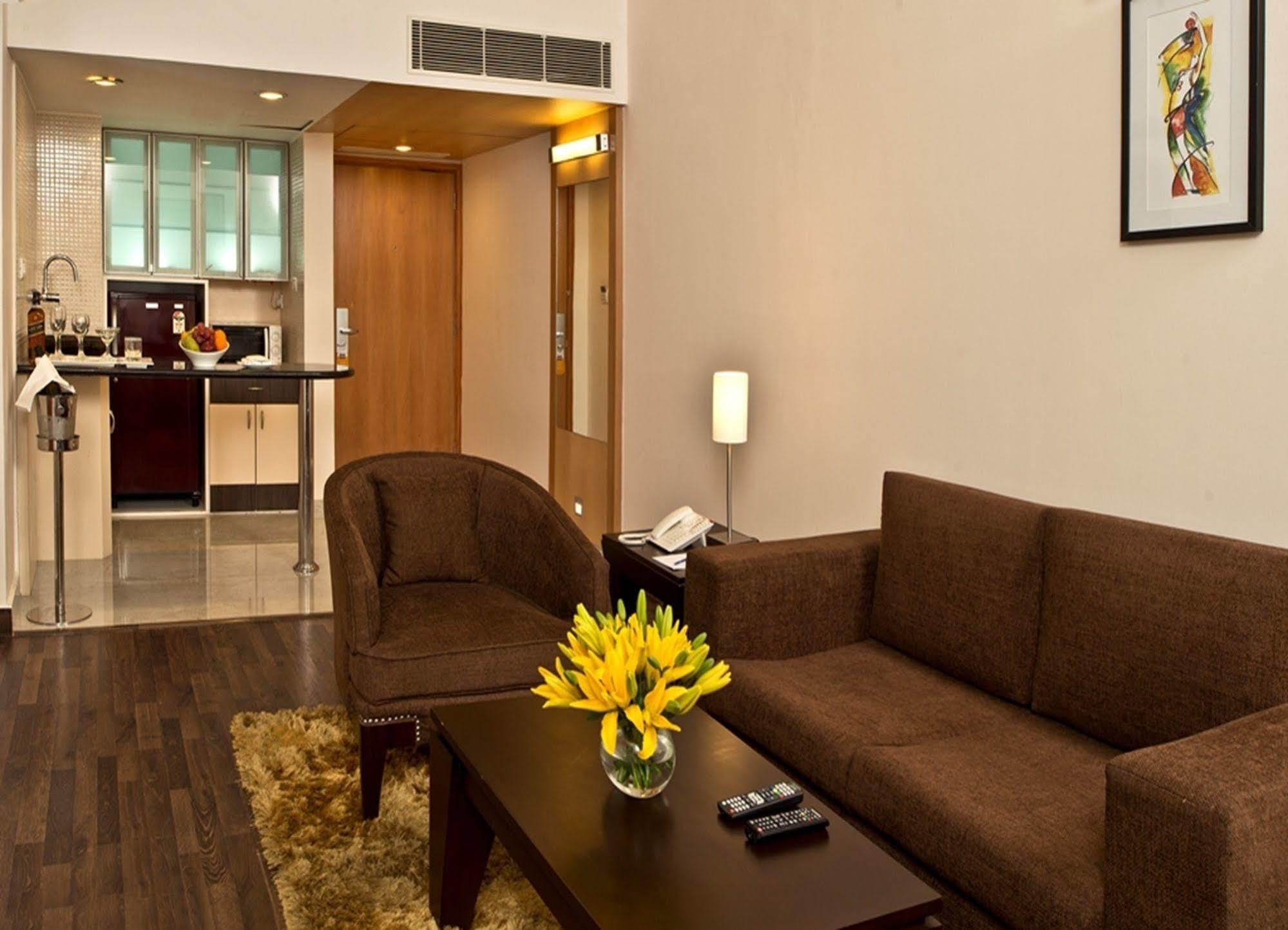 Red Fox By Lemon Tree Hotels, Bhiwadi Екстер'єр фото