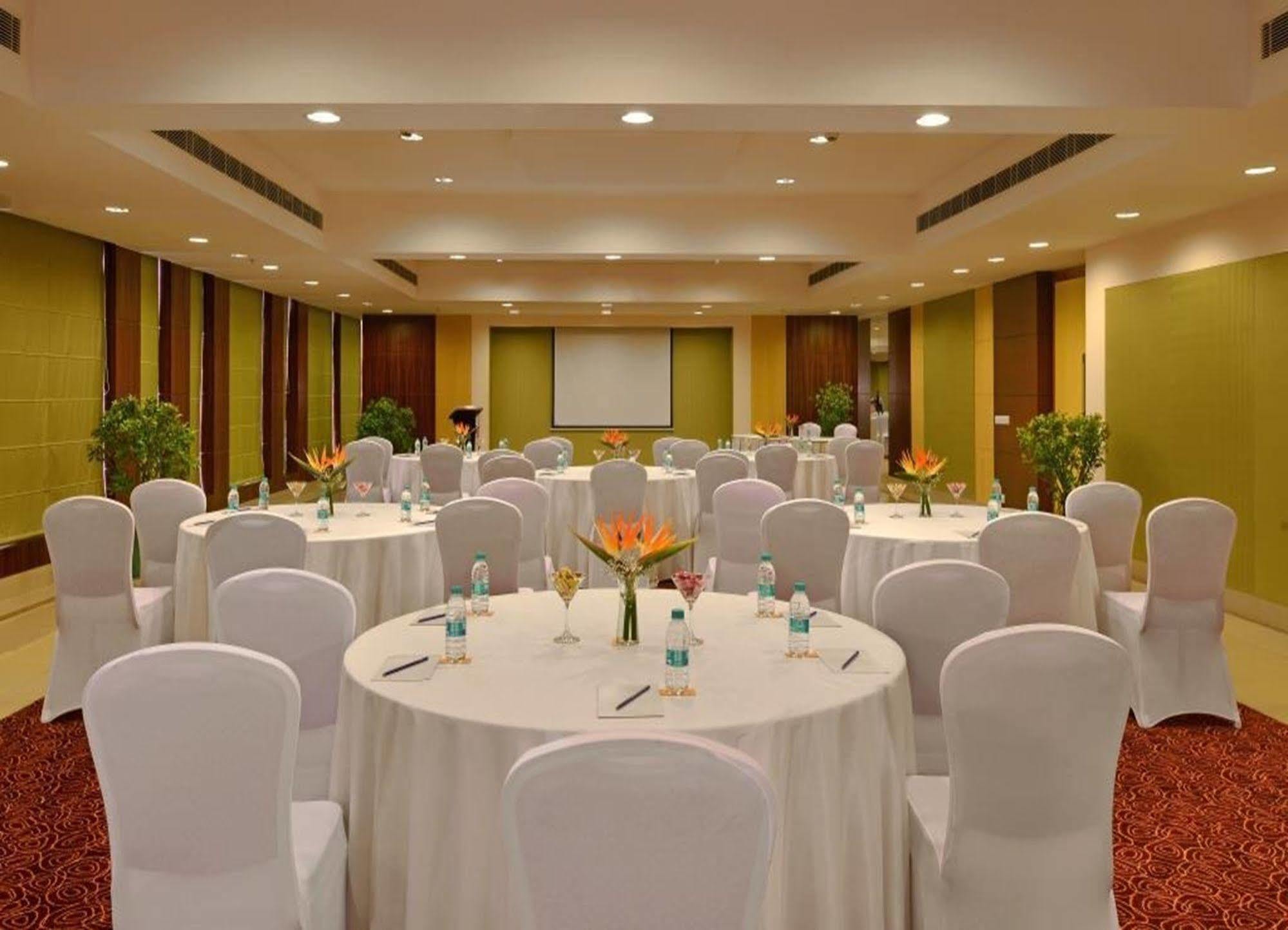 Red Fox By Lemon Tree Hotels, Bhiwadi Екстер'єр фото